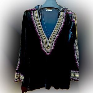 NWOT Johnny Was Love Velvet Tribal Embroidered Hoodie V-neck Tunic M